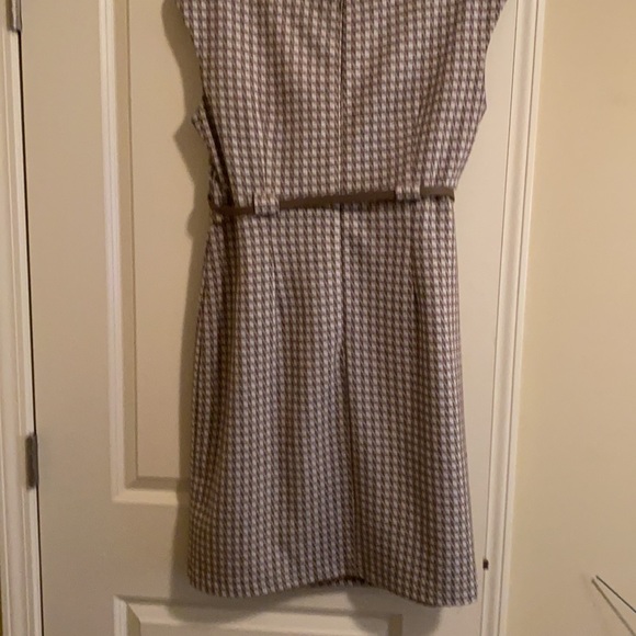 Simple, Cute,& Comfy - Picture 2 of 2